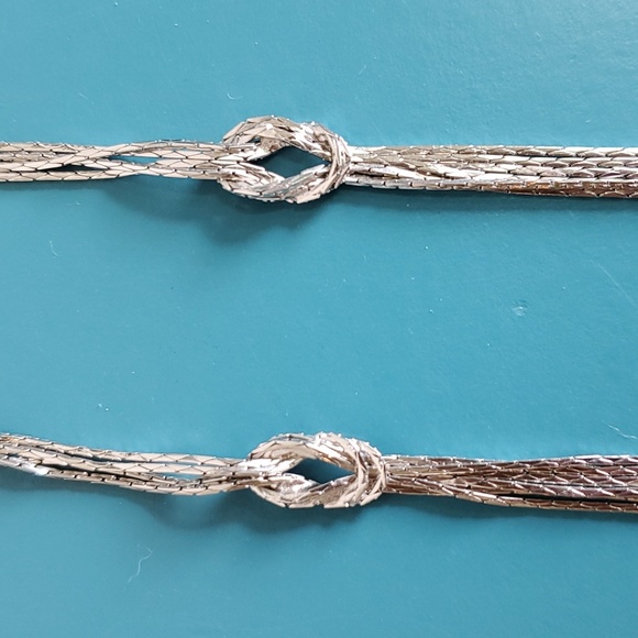 Silver chain infinity knot earrings - Picture 3 of 4
